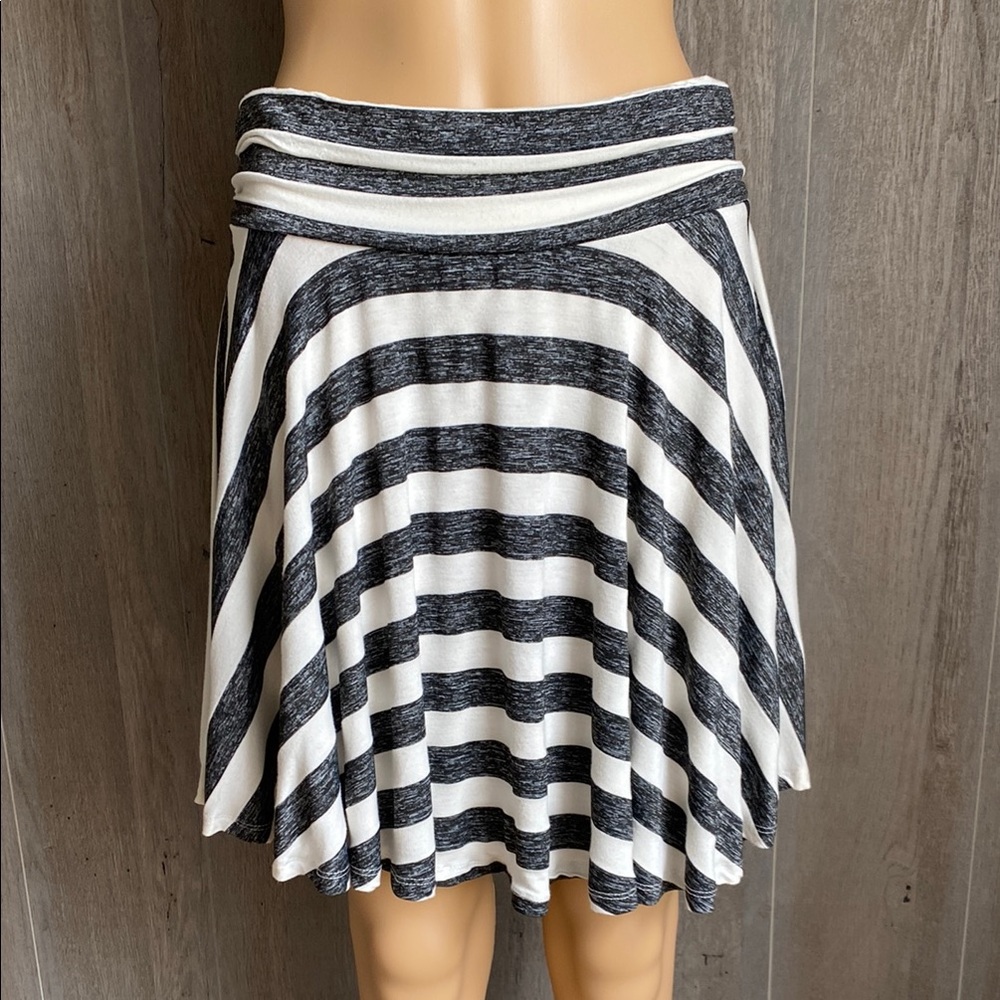 RARE FIND 🔥 Vintage 80s Skirt 🔥 Size M